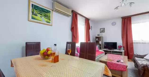 Apartman Lucija Okrug Gornji