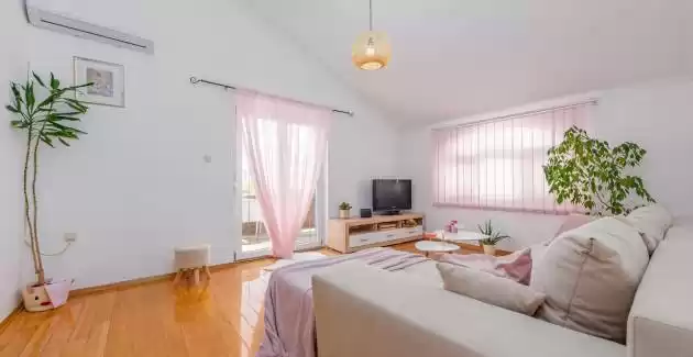 Apartman Kiara s privatnim bazenom