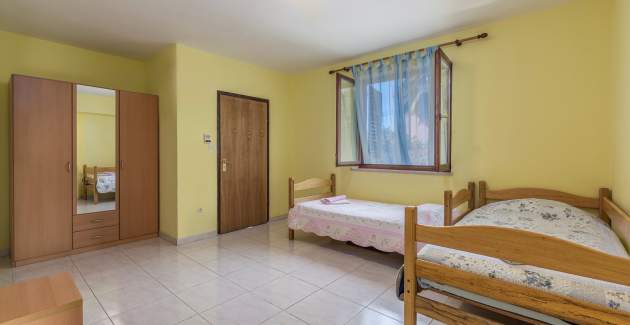 Apartman Kivi 200m do plaže