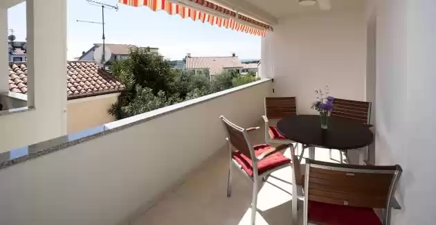 Geräumige Ferienwohnung Beakovic II mit Balkon und Meerblick