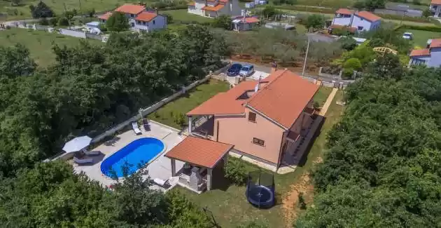 Villa Lucia con piscina riscaldata a Dignano