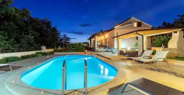 Villa Lucia with heated pool near Vodnjan