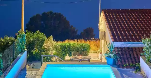 Casa Vacanze Roza con piscina e vista mare