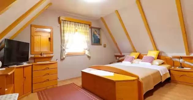 Holiday Home Grga with Jacuzzi, Sauna and Swimming Pool