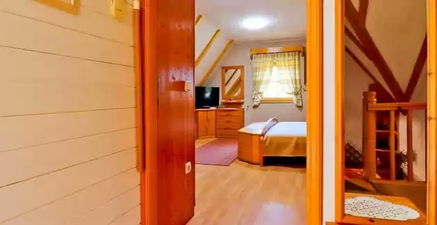 Holiday Home Grga with Jacuzzi, Sauna and Swimming Pool