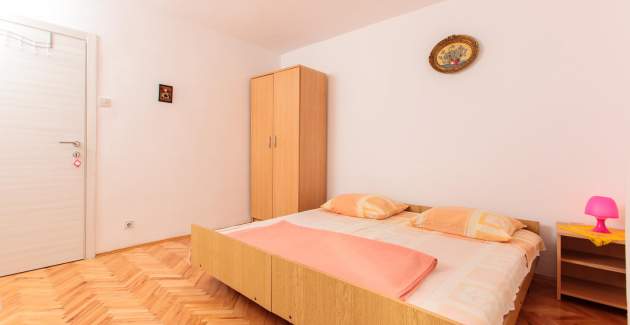 Apartment Marija Vinisce A2