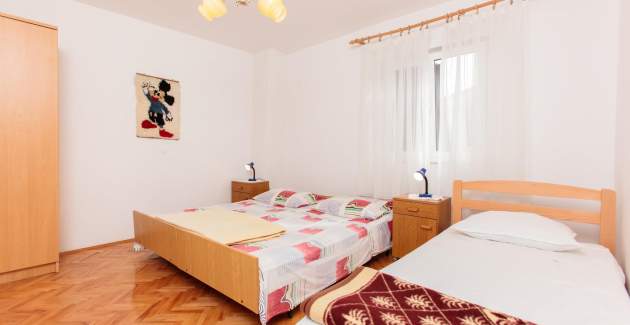 Apartment Marija Vinisce A2