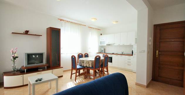 Apartment Bilic mit 2 Schlafzimmern und Balkon in der Gegend von Porec