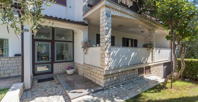 Apartment Silvano II with Balcony