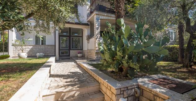 Apartment Silvano II with Balcony