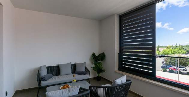 Residence Nar / Two-Bedroom Apartment  No.18 with Balcony