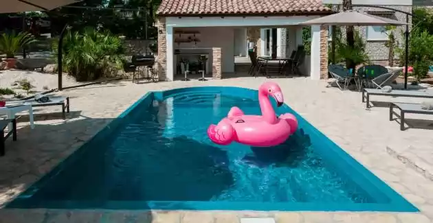 Casa Vacanze Jolly con piscina privata