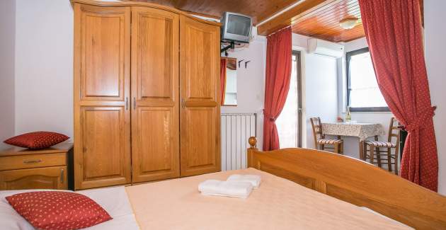 Apartman s 1 spavaćom sobom Dado IV s balkonom