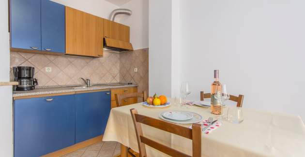 Apartman Evelyn Brostolade No.1