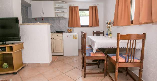 Nicely furnished Apartment Dado V with Terrace 