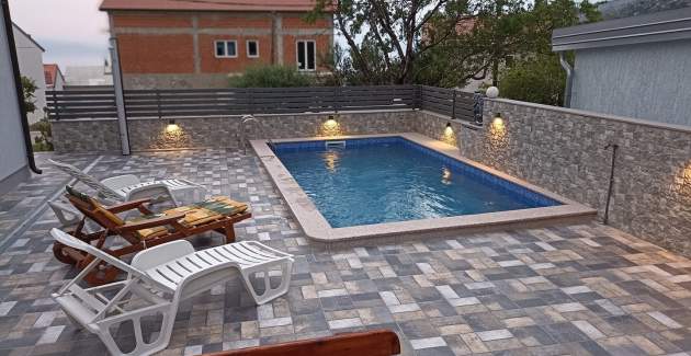 Holiday House Larma with private Pool