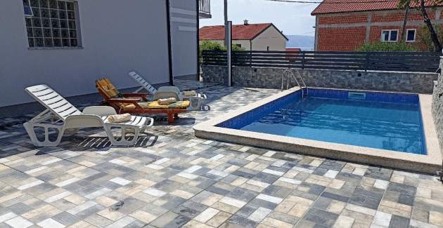 Holiday House Larma with private Pool