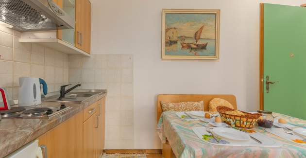 Apartman Ljiljana I s terasom i roštiljem