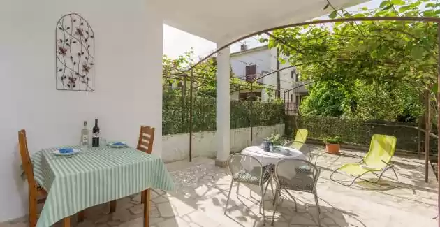 Ferienwohnung Emili A2 mit Terrasse