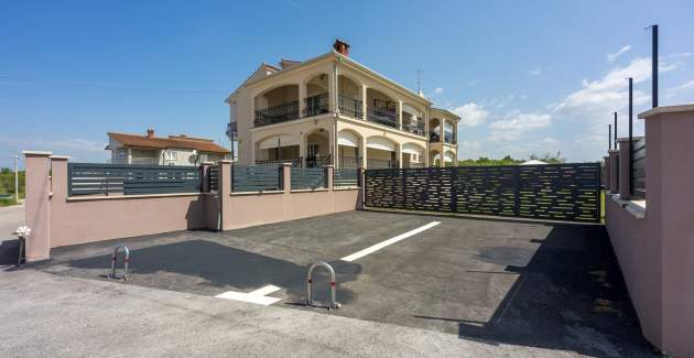Apartments Covic Porec - Black A6