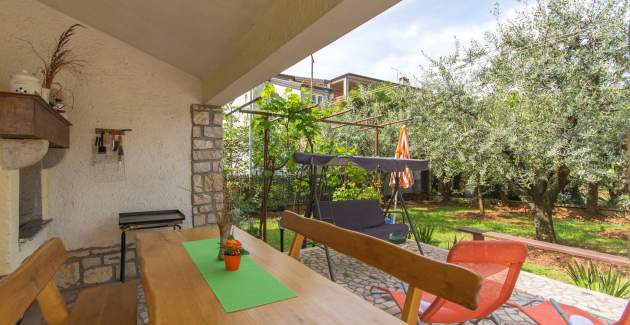 Ferienwohnung mit 2 Schlafzimmern, Balkon und Garten , Emili  A5