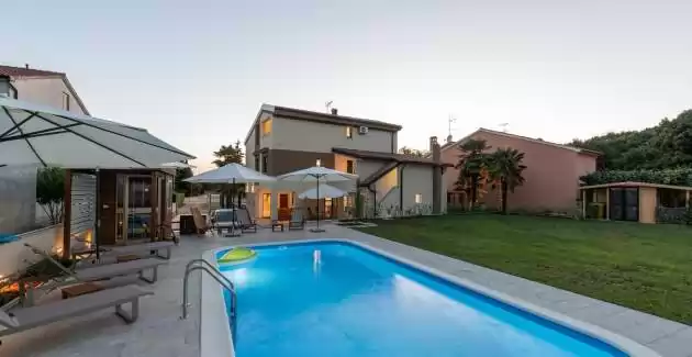 APP Sandro mit Pool A4