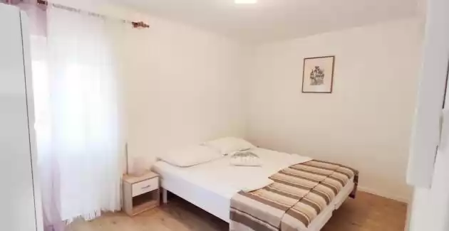 Apartmani Danica- A2 u Loparu