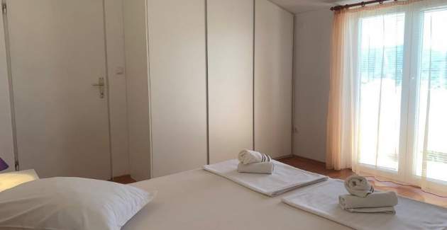 Apartment Iva A2-Lopar