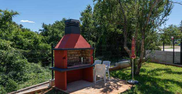 Apartment Petricija with Garden