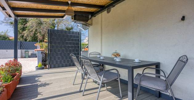 Apartment Petricija with Garden