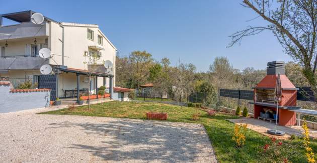 Apartment Petricija with Garden