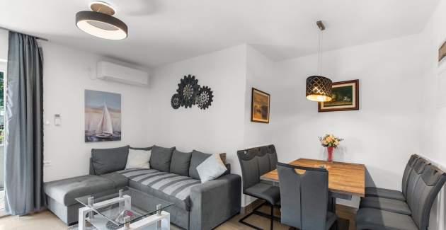 Apartment Petricija with Garden