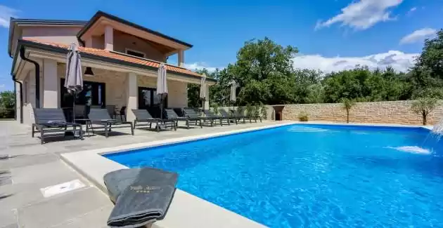 Villa Alves with Private Pool