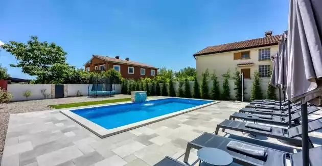 Villa Alves with Private Pool