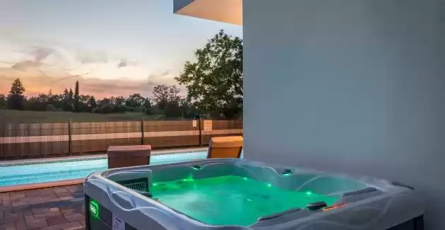 Villa Blue Lagoon - Private Pool and Whirlpool