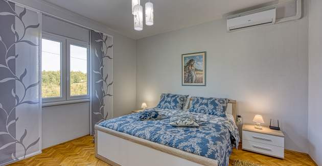 Holiday House Marija in Tomovi