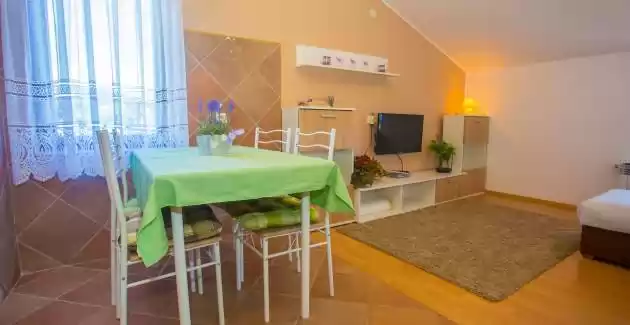 Apartman Garbina III na drugom katu