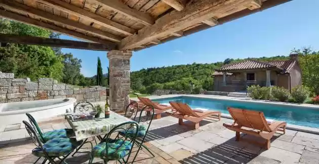 Villa Malini with Pool, Sauna and Fenced Garden