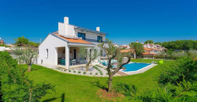 Villa Grande with Pool and Jacuzzi