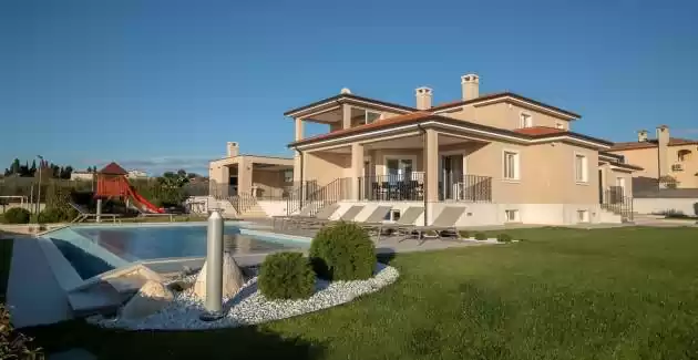 Villa Silvia Kastelir