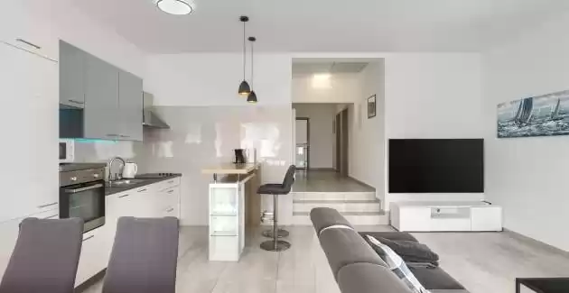 Appartamento Zdenka con balcone e vista piscina A4