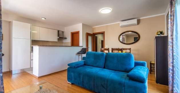 Appartamento con 2 Camere da Letto Jesenova I con Balcone