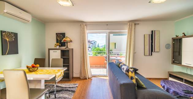 Apartment Jesenova II mit zwei Schlafzimmern, nur 250 m vom Strand Entfernt