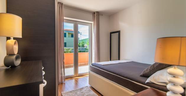 Apartment Jesenova II mit zwei Schlafzimmern, nur 250 m vom Strand Entfernt