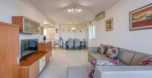 Apartment Perla with Terrace