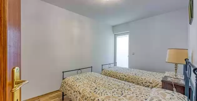 Apartment Perla with Terrace