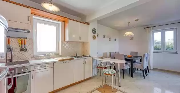 Apartment Perla with Terrace