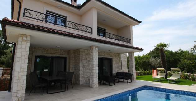 Modern and spacious Villa Sara