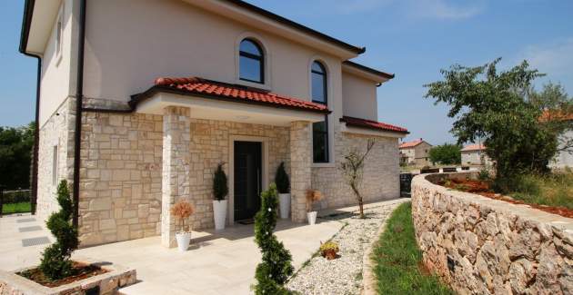 Modern and spacious Villa Sara