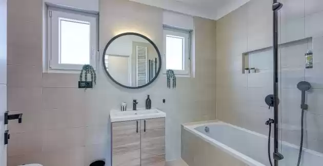 Modern App Ana with Jacuzzi and Pool